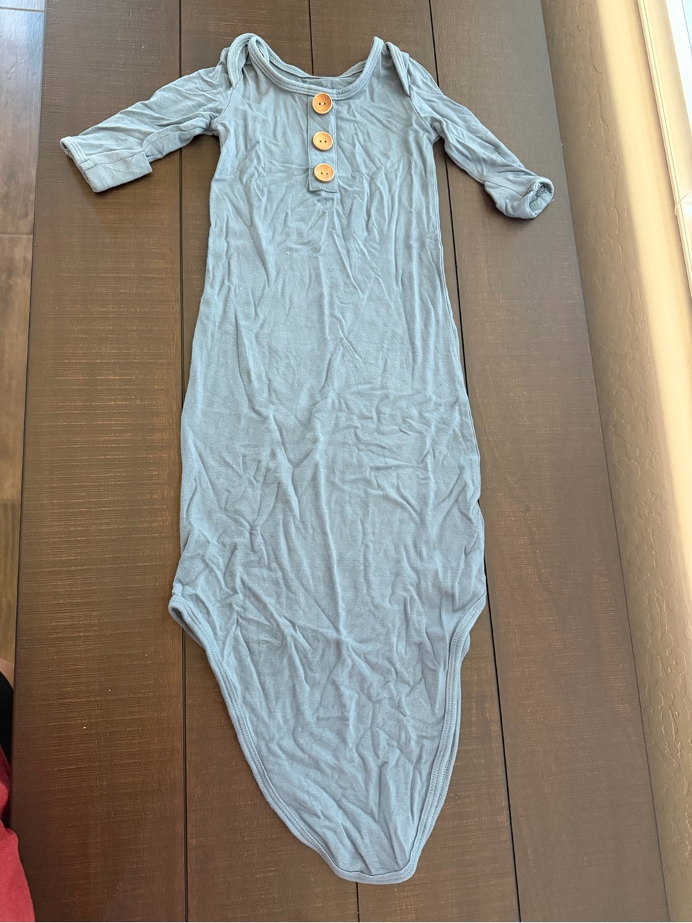 Caden Lane Bamboo Knotted Gown w/Natural Wood Button Details